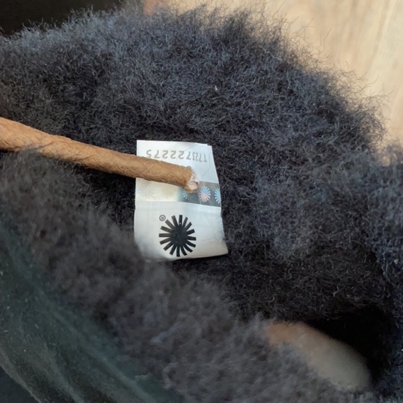 🌿UGG🌿 CLASSIC MINI TWIST BOOTS - Picture 9 of 10